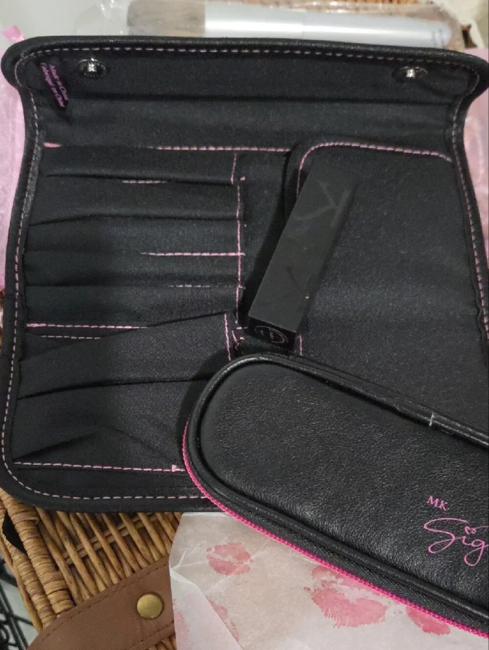 Mary Kay Signature Black and Pink Travel Makeup Brush Set & Lipstick